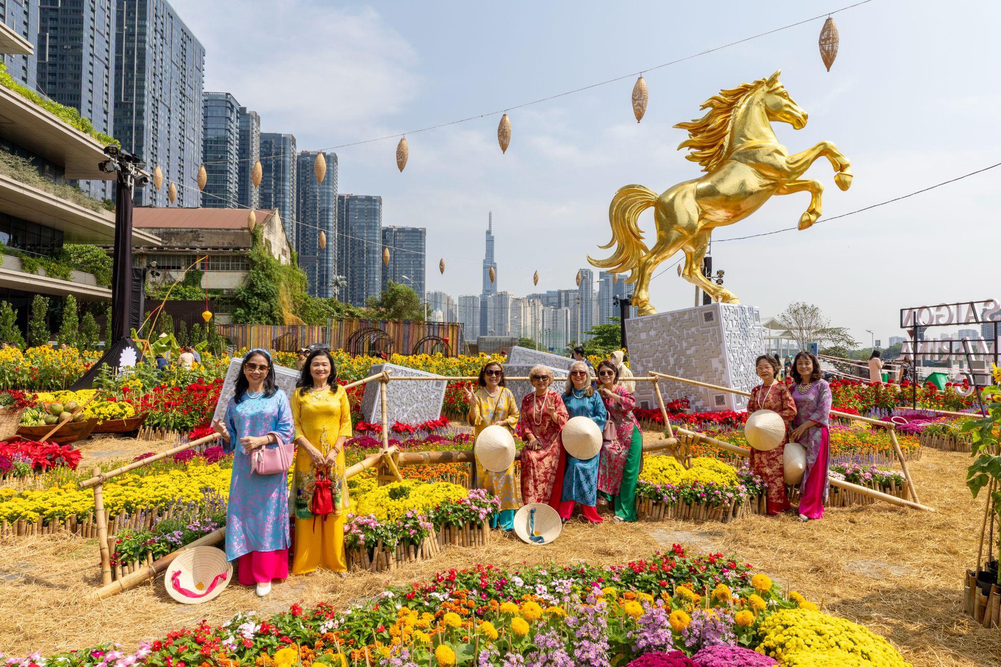 C&ocirc;ng vi&ecirc;n hoa Saigon Marina IFC: m&ugrave;a xu&acirc;n về tr&ecirc;n bến cảng Ba Son- Ảnh 4.