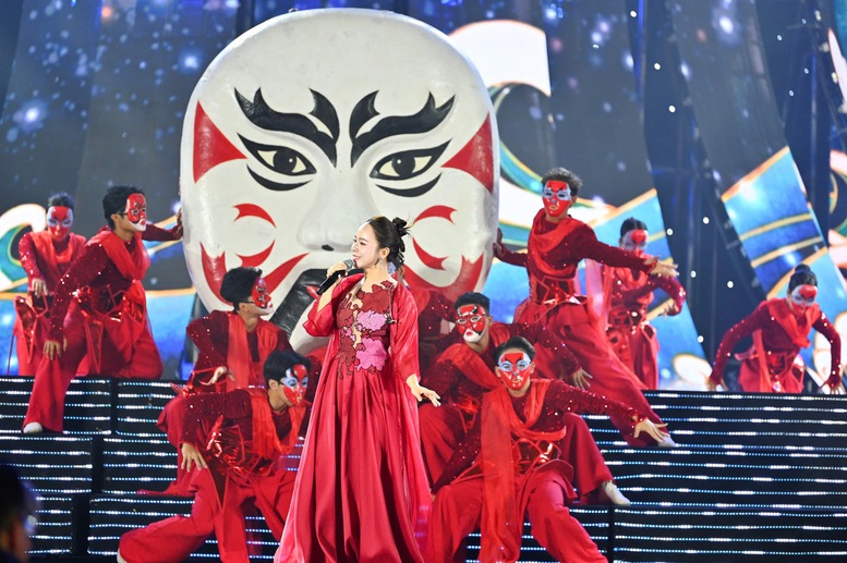 Thủ tướng: Chuyển đổi từ 'ưu ti&ecirc;n' sang 'tin y&ecirc;u' v&agrave; 'tự h&agrave;o' khi d&ugrave;ng h&agrave;ng Việt Nam- Ảnh 6.