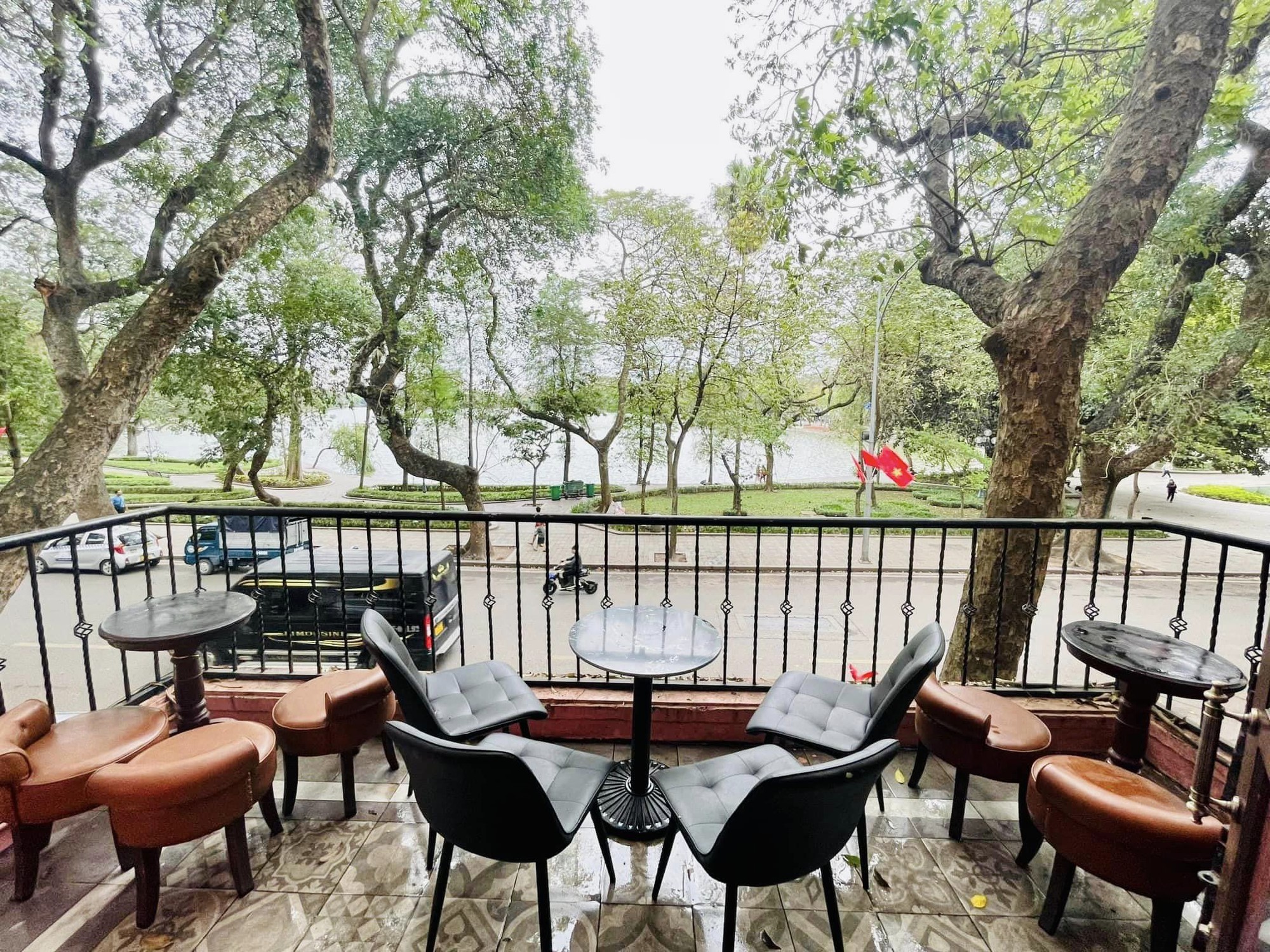 Nam ca sĩ tuổi ngựa đào hoa thay đổi vì hot girl kém 12 tuổi, có nhà mặt tiền hàng Khay, biệt thự 50 tỷ - Ảnh 5.