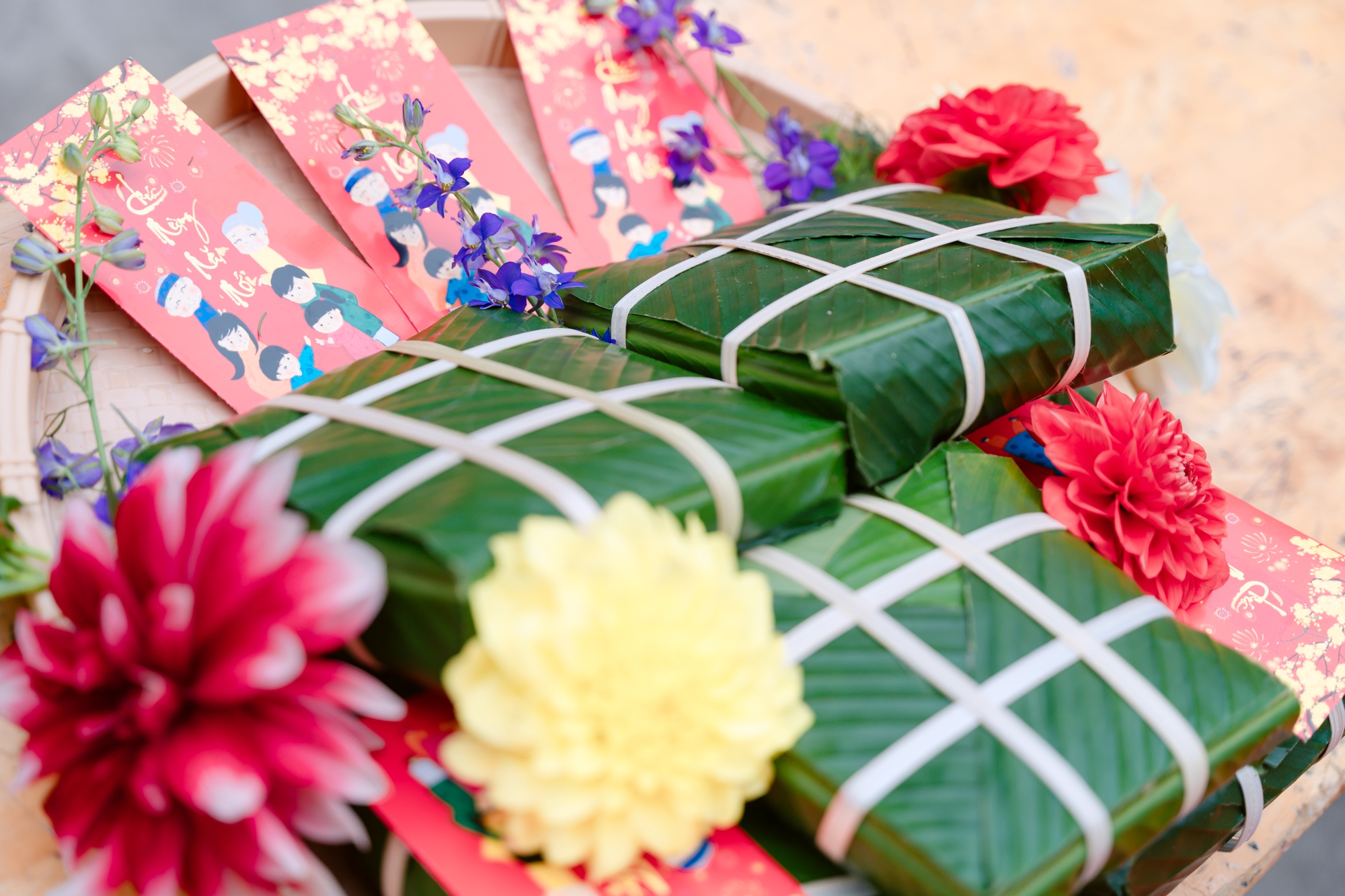 Từ những chiếc bánh chưng nghĩa tình, giữ trọn hồn Tết Việt- Ảnh 1. Từ những chiếc bánh chưng nghĩa tình, giữ trọn hồn Tết Việt- Ảnh 1.