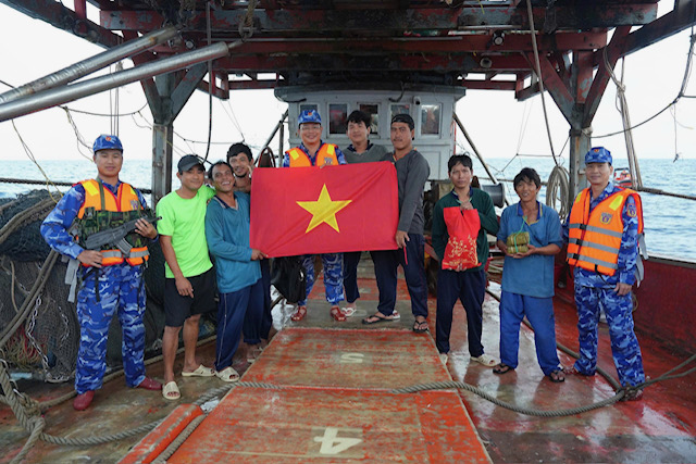 H&agrave;nh tr&igrave;nh xuy&ecirc;n Tết, khi con t&agrave;u l&agrave; nh&agrave;, biển cả l&agrave; qu&ecirc; hương - Ảnh 6.