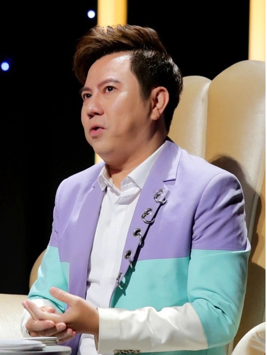 Nam ca sĩ U50 độc th&acirc;n n&oacute;i thẳng: "Một đứa trẻ sinh ra cần c&oacute; đầy đủ gia đ&igrave;nh v&agrave; t&igrave;nh y&ecirc;u thương"- Ảnh 2.