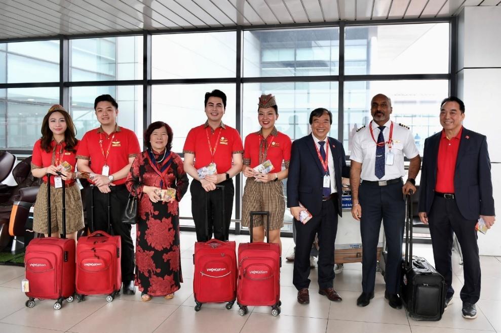 Ng&agrave;y đầu xu&acirc;n B&iacute;nh Ngọ, những chuyến bay Vietjet mang theo lời ch&uacute;c năm mới tốt l&agrave;nh- Ảnh 1.