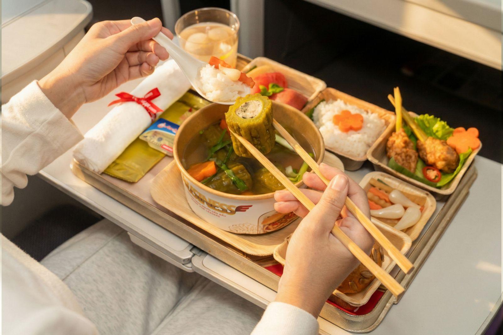 Ng&agrave;y đầu xu&acirc;n B&iacute;nh Ngọ, những chuyến bay Vietjet mang theo lời ch&uacute;c năm mới tốt l&agrave;nh- Ảnh 6.