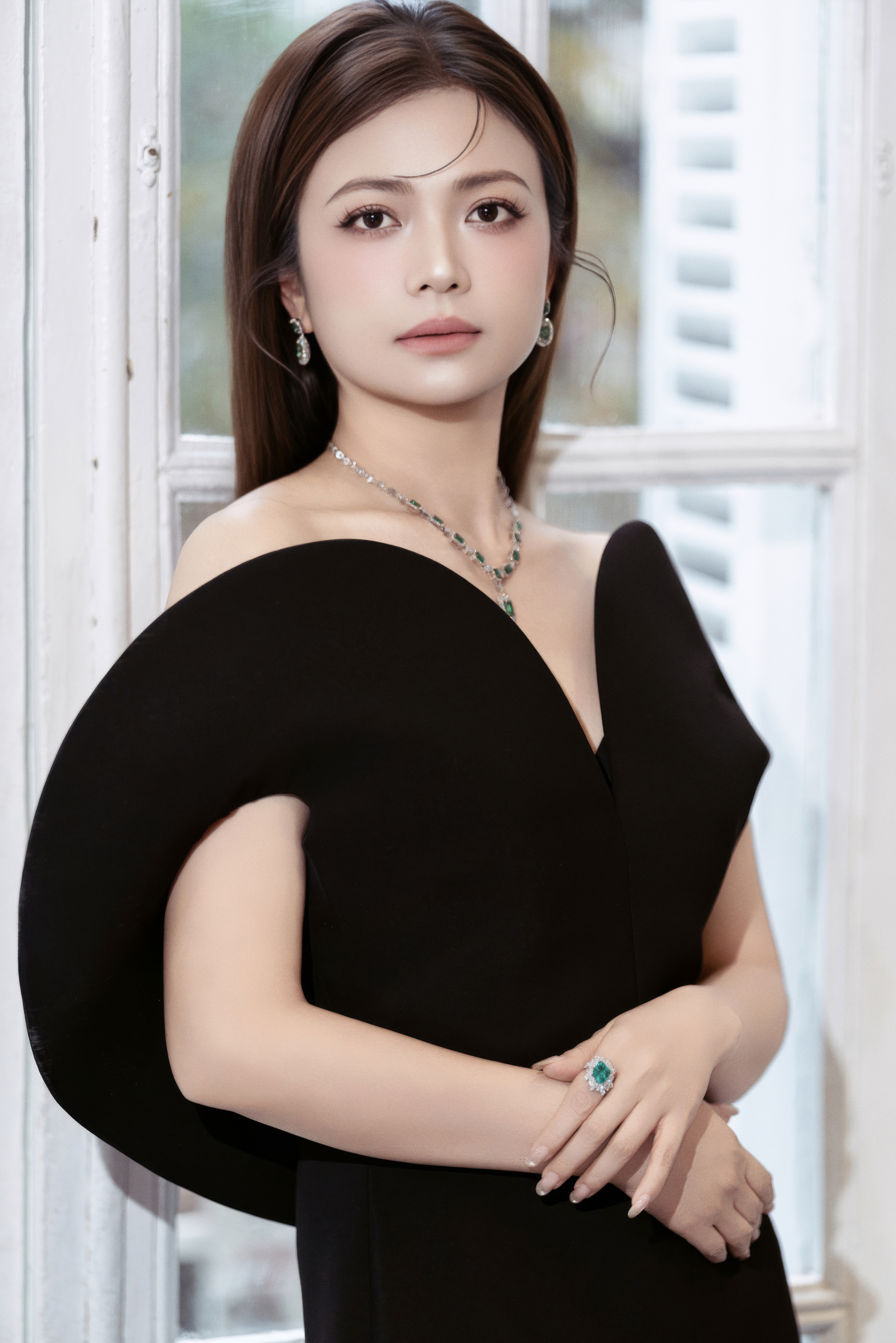 Kiều Anh và những thước lụa kể câu chuyện của một người phụ nữ đủ "chín" - Ảnh 9.