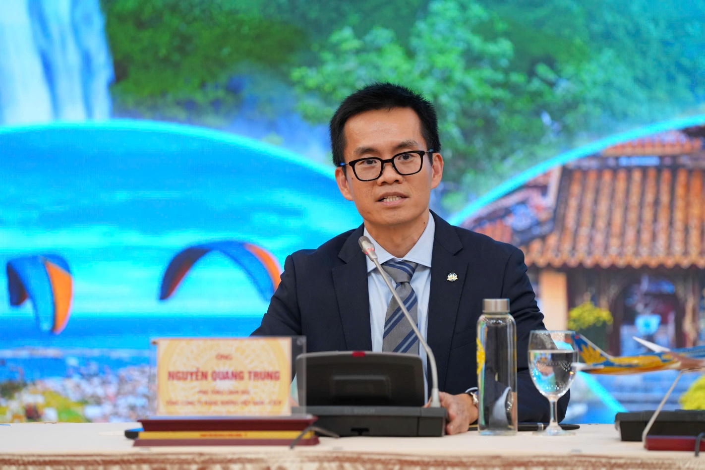 Vietnam Airlines hợp t&aacute;c c&ugrave;ng Cục Du lịch Quốc gia Việt Nam ra mắt chuỗi hoạt động &ldquo;Bay cao kh&aacute;t vọng Việt Nam&rdquo;- Ảnh 3.