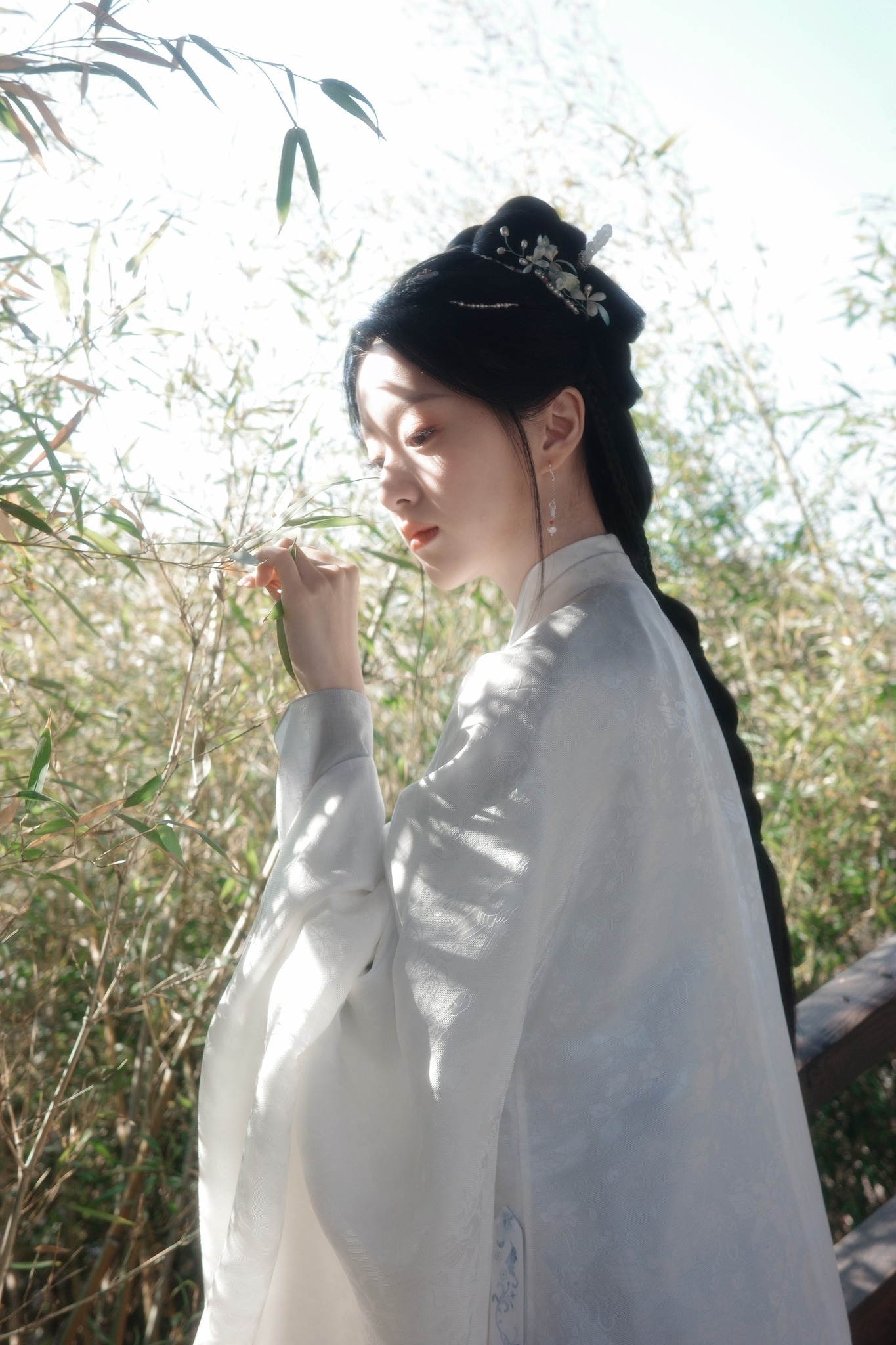 View - "Nữ thần cổ trang thế hệ mới" mê mẩn 1 thức uống dân dã mà cực healthy của người Việt, uống đến đâu cơ thể giảm sưng đến đó lại còn thải độc gan