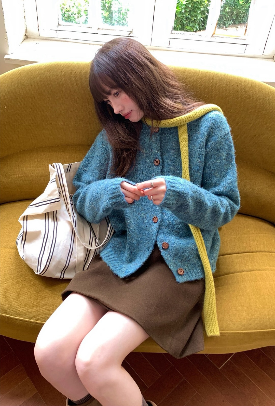 Trời rục rịch chuyển xuân, cứ diện áo len theo 5 công thức phối màu này là "auto" sang xịn mịn và tôn da rạng rỡ- Ảnh 4. Trời rục rịch chuyển xuân, cứ diện áo len theo 5 công thức phối màu này là "auto" sang xịn mịn và tôn da rạng rỡ- Ảnh 4.