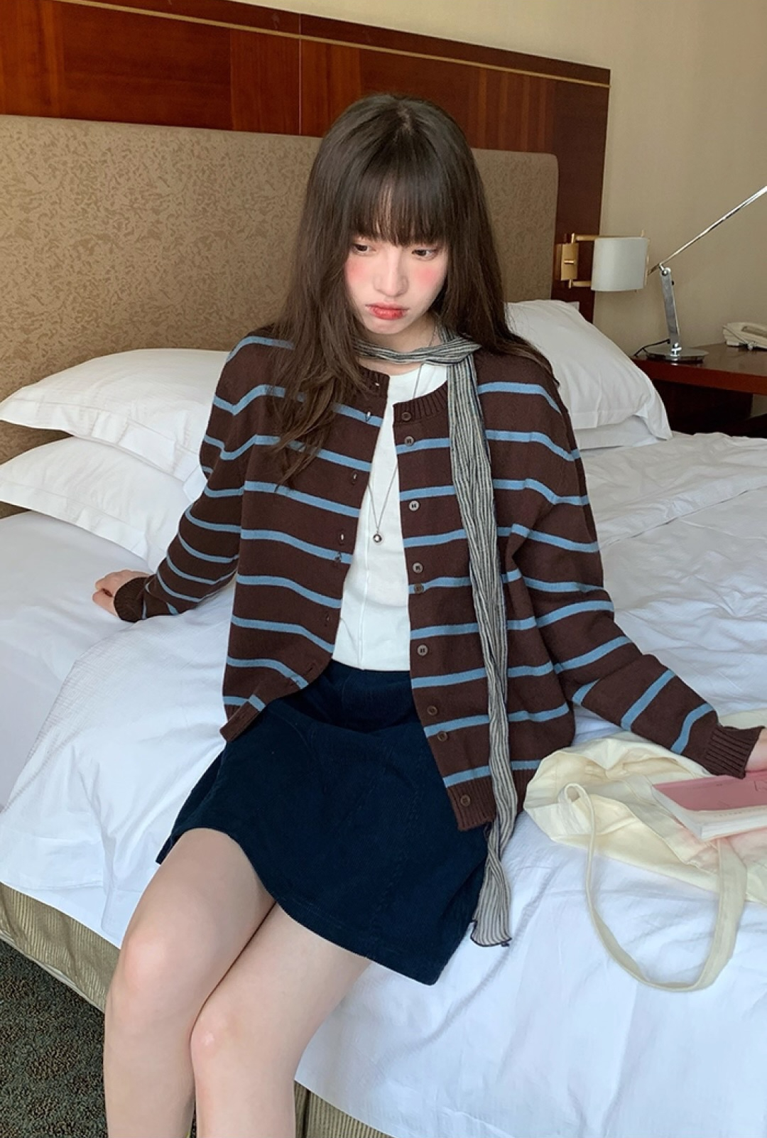 Trời rục rịch chuyển xuân, cứ diện áo len theo 5 công thức phối màu này là "auto" sang xịn mịn và tôn da rạng rỡ- Ảnh 6. Trời rục rịch chuyển xuân, cứ diện áo len theo 5 công thức phối màu này là "auto" sang xịn mịn và tôn da rạng rỡ- Ảnh 6.