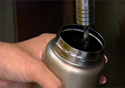 Người đ&agrave;n &ocirc;ng mắc ung thư gan v&igrave; ng&agrave;y n&agrave;o cũng uống nước từ loại cốc nhiều người d&ugrave;ng mỗi ng&agrave;y- Ảnh 2.