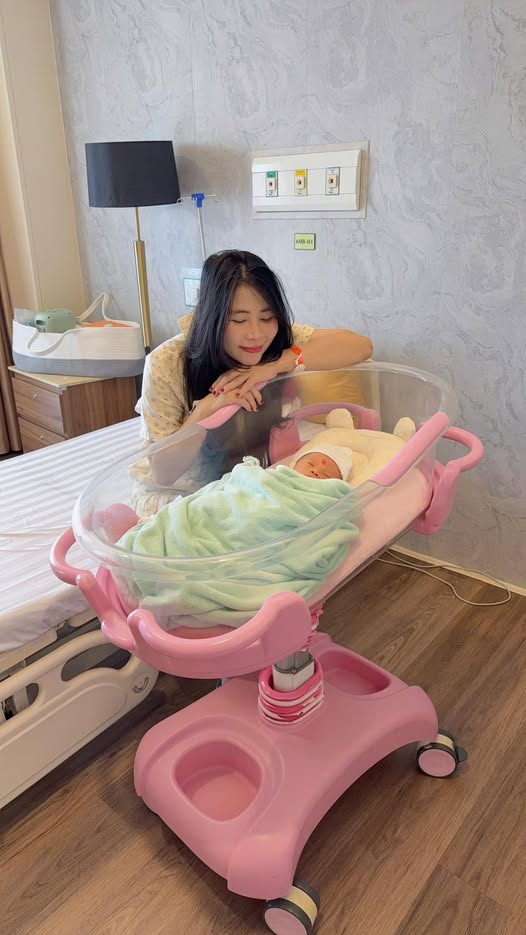 Khi 1 người phụ nữ chủ động làm mẹ đơn thân: Điều bất ngờ từ những bình luận mà chủ yếu là của phái mạnh- Ảnh 8. Khi 1 người phụ nữ chủ động làm mẹ đơn thân: Điều bất ngờ từ những bình luận mà chủ yếu là của phái mạnh- Ảnh 8.