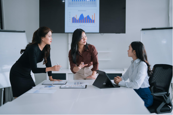 8/3: Giữa những lời tán thưởng, điều phụ nữ thật sự mong chờ là gì? - Ảnh 1. 8/3: Giữa những lời tán thưởng, điều phụ nữ thật sự mong chờ là gì? - Ảnh 1.