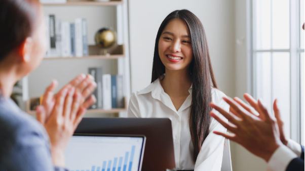 8/3: Giữa những lời tán thưởng, điều phụ nữ thật sự mong chờ là gì? - Ảnh 2. 8/3: Giữa những lời tán thưởng, điều phụ nữ thật sự mong chờ là gì? - Ảnh 2.