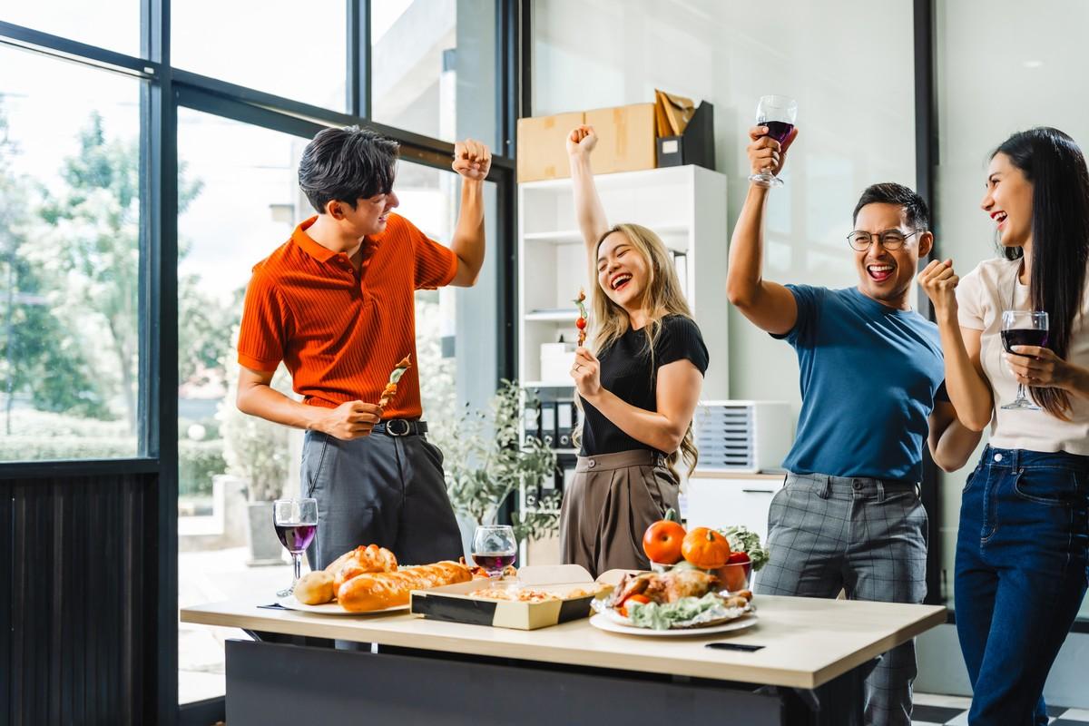 B&iacute; k&iacute;p &ldquo;giải lời nguyền&rdquo; uể oải hậu Tết, bắt nhịp cuộc sống c&ocirc;ng sở hừng hực - Ảnh 2.