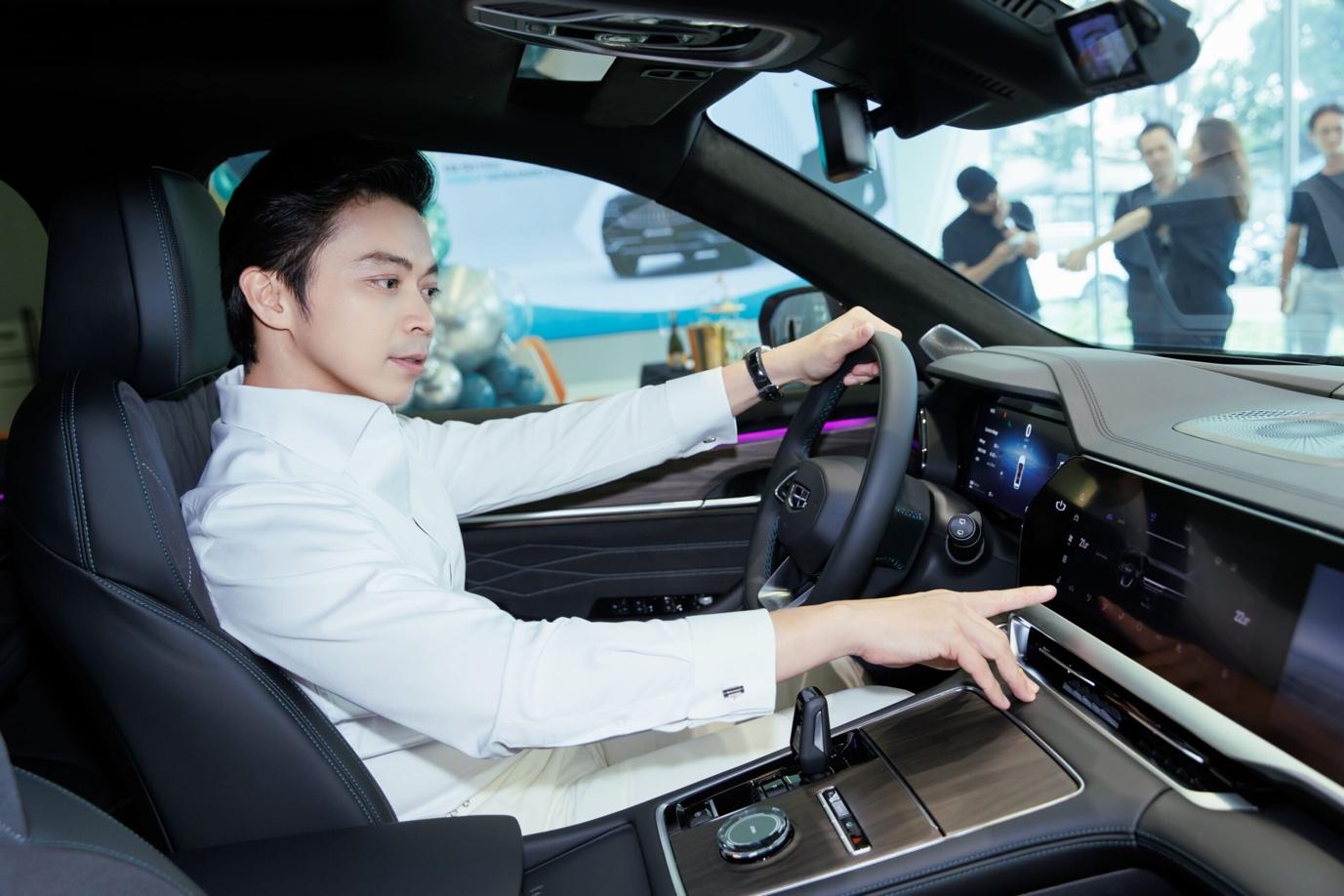 Geely Monjaro định nghĩa lại SUV hạng sang bằng cấu h&igrave;nh khủng v&agrave; mức gi&aacute; sốc - Ảnh 3.