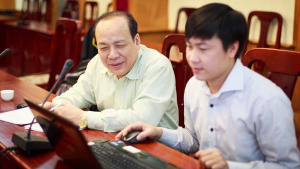 Thầy gi&aacute;o H&agrave;n Quốc v&agrave; &ldquo;nh&acirc;n duy&ecirc;n&rdquo; đặc biệt với 2 người thầy Việt đ&aacute;ng k&iacute;nh - Ảnh 4.