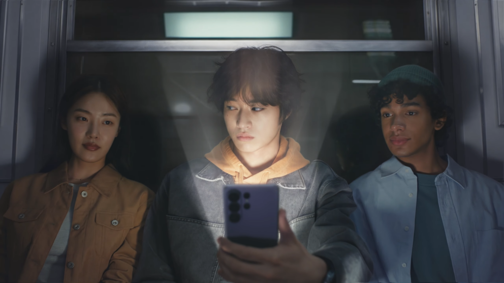 Galaxy S26 Ultra lộ c&ocirc;ng nghệ &ldquo;Privacy Display&rdquo;: Nh&igrave;n thẳng th&igrave; r&otilde; n&eacute;t, nh&igrave;n nghi&ecirc;ng 30 độ đ&atilde;&hellip; t&agrave;ng h&igrave;nh- Ảnh 1.