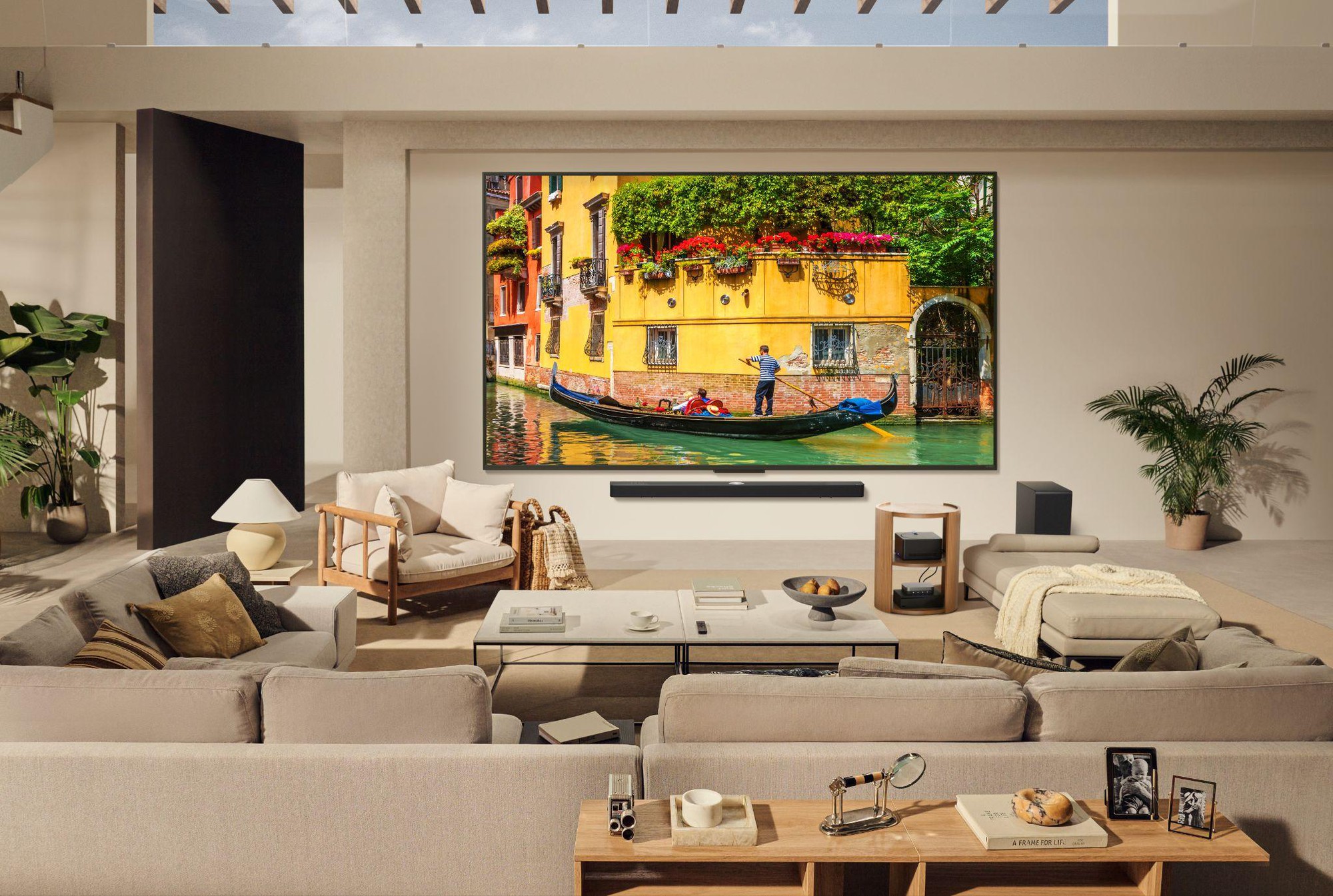 Chọn TV OLED hay QNED cho ng&agrave;y &ldquo;Tết Nhất&rdquo;?- Ảnh 4.