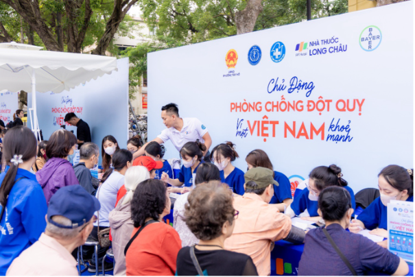 Chặn đột quỵ từ sớm: Long Ch&acirc;u - Cục Ph&ograve;ng bệnh - Bayer tăng cường hợp t&aacute;c dự ph&ograve;ng, quản l&yacute; nguy cơ bệnh- Ảnh 5.