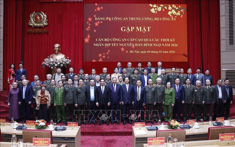 Tổng B&iacute; thư T&ocirc; L&acirc;m gặp mặt c&aacute;n bộ c&ocirc;ng an cấp cao c&aacute;c thời kỳ- Ảnh 5.
