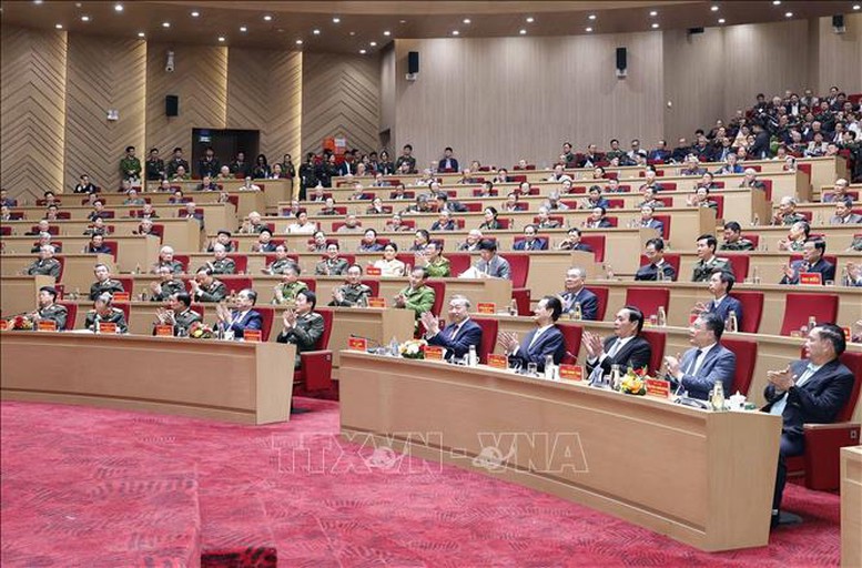 Tổng B&iacute; thư T&ocirc; L&acirc;m gặp mặt c&aacute;n bộ c&ocirc;ng an cấp cao c&aacute;c thời kỳ- Ảnh 1.