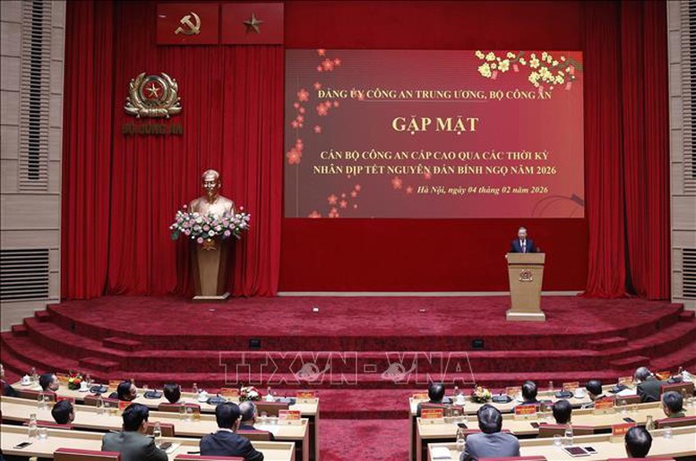 Tổng B&iacute; thư T&ocirc; L&acirc;m gặp mặt c&aacute;n bộ c&ocirc;ng an cấp cao c&aacute;c thời kỳ- Ảnh 2.