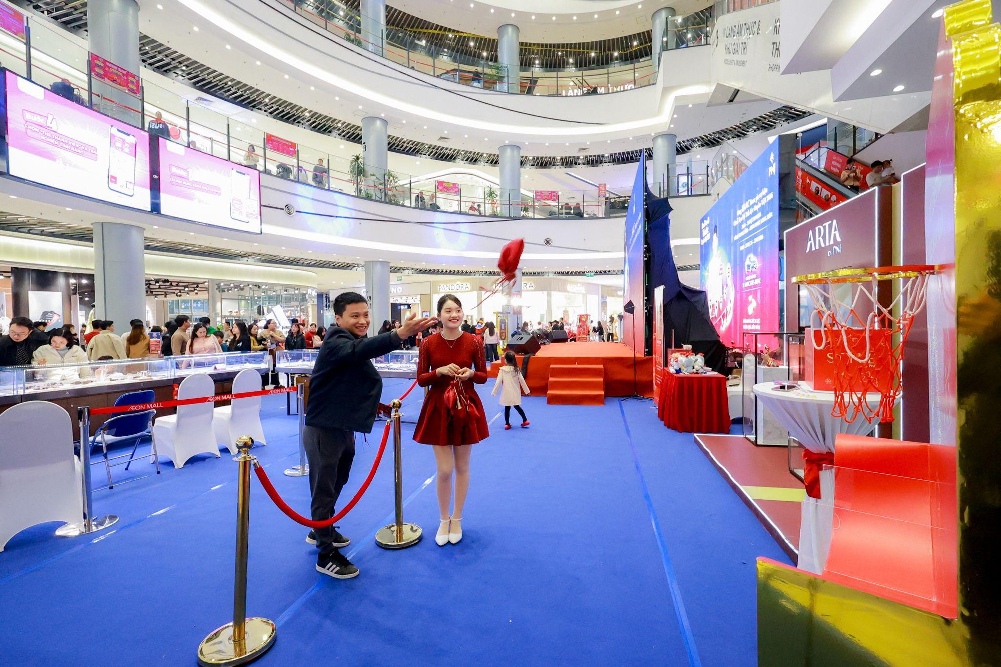 Vui như Tết c&ugrave;ng Isaac, B&ugrave;i C&ocirc;ng Nam tại chuỗi Tọa độ T&iacute;ch lộc xuy&ecirc;n Việt 2026 của PNJ - Ảnh 2.