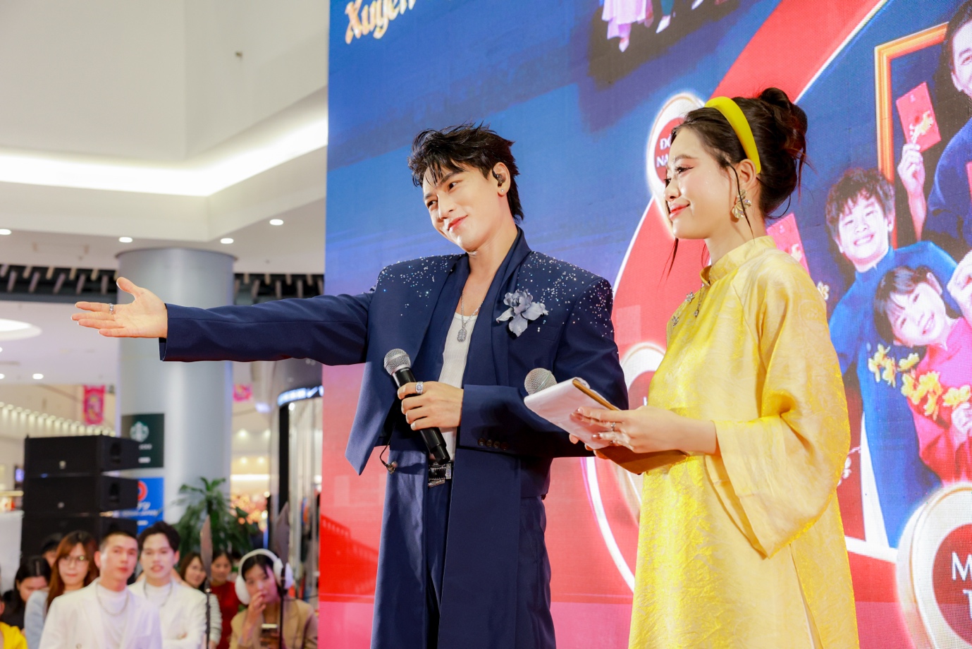 Vui như Tết c&ugrave;ng Isaac, B&ugrave;i C&ocirc;ng Nam tại chuỗi Tọa độ T&iacute;ch lộc xuy&ecirc;n Việt 2026 của PNJ - Ảnh 5.