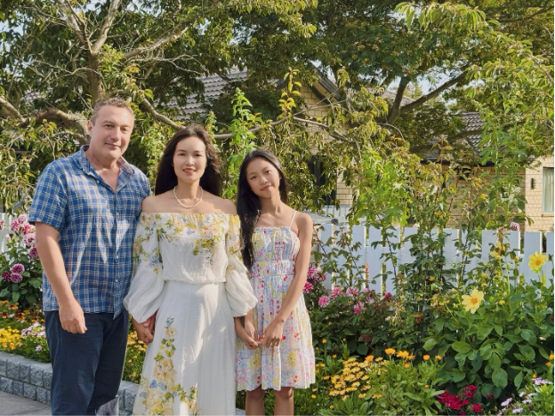 Từ City Girl phố thị đến người l&agrave;m vườn y&ecirc;u hoa ở xứ Kiwi- Ảnh 1.