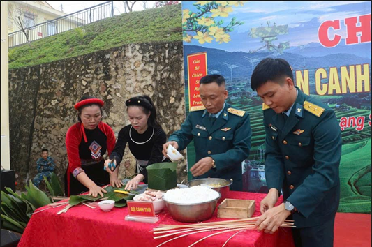 Ấm &aacute;p "Xu&acirc;n canh trời - Tết thắm t&igrave;nh qu&acirc;n d&acirc;n" ở Đo&agrave;n Ph&ograve;ng kh&ocirc;ng H&agrave; Bắc Anh h&ugrave;ng - Ảnh 2.