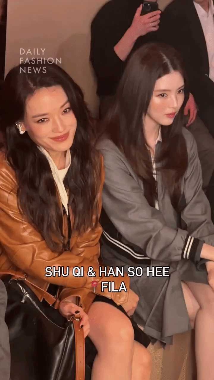 Thư Kỳ v&agrave; Han So Hee bị "hung thần" hại kh&ocirc;ng trượt ph&aacute;t n&agrave;o, may ngồi cạnh nhau vẫn đẹp ph&aacute;t s&aacute;ng- Ảnh 1.