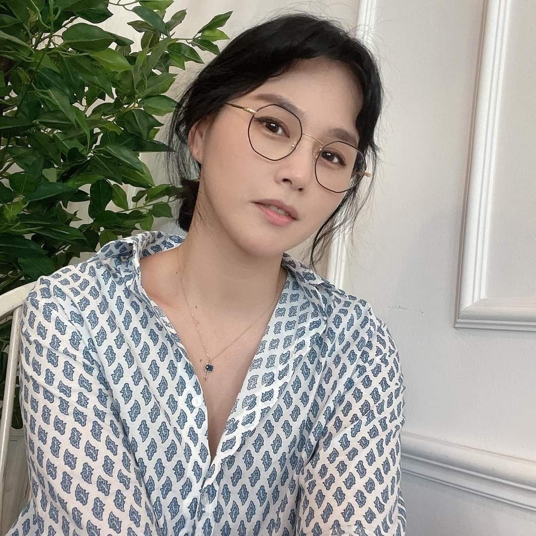 Ly h&ocirc;n ở tuổi 45, t&ocirc;i mới hiểu tiền bạc c&oacute; thể khiến cuộc sống nhẹ nh&otilde;m đến thế- Ảnh 1.