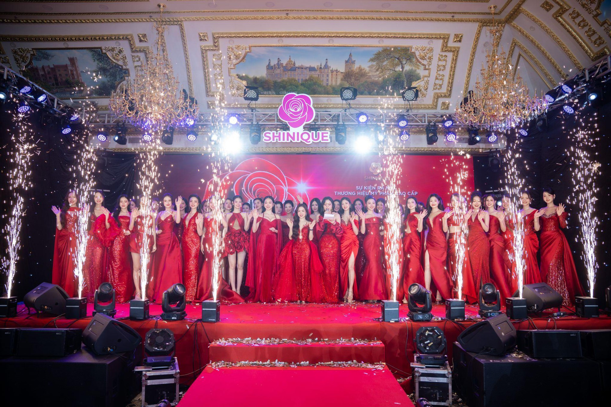 D&agrave;n hoa hậu, nghệ sĩ nổi tiếng hội tụ sự kiện ra mắt SHINIQUE- Ảnh 5.
