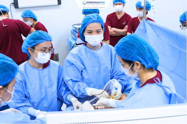 Nữ b&aacute;c sĩ ti&ecirc;n phong l&agrave;m chủ 3 kỹ thuật can thiệp b&agrave;o thai được Bộ Y tế ph&ecirc; duyệt- Ảnh 1.