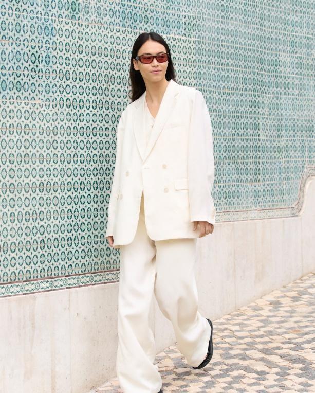 Th&ecirc;m nhiều lựa chọn m&agrave;u sắc cho d&ograve;ng trang phục linen cao cấp từ UNIQLO- Ảnh 4.