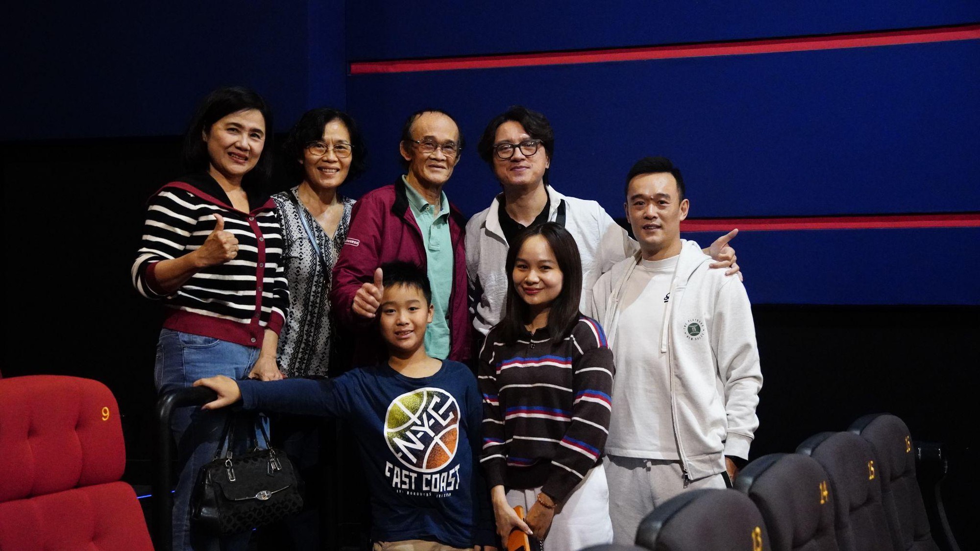 Ra rạp c&ugrave;ng &ldquo;Nh&agrave; M&igrave;nh Đi Th&ocirc;i&rdquo; - bộ phim chạm tới tr&aacute;i tim kh&ocirc;ng chỉ người trẻ m&agrave; c&ograve;n rất nhiều phụ huynh - Ảnh 6.