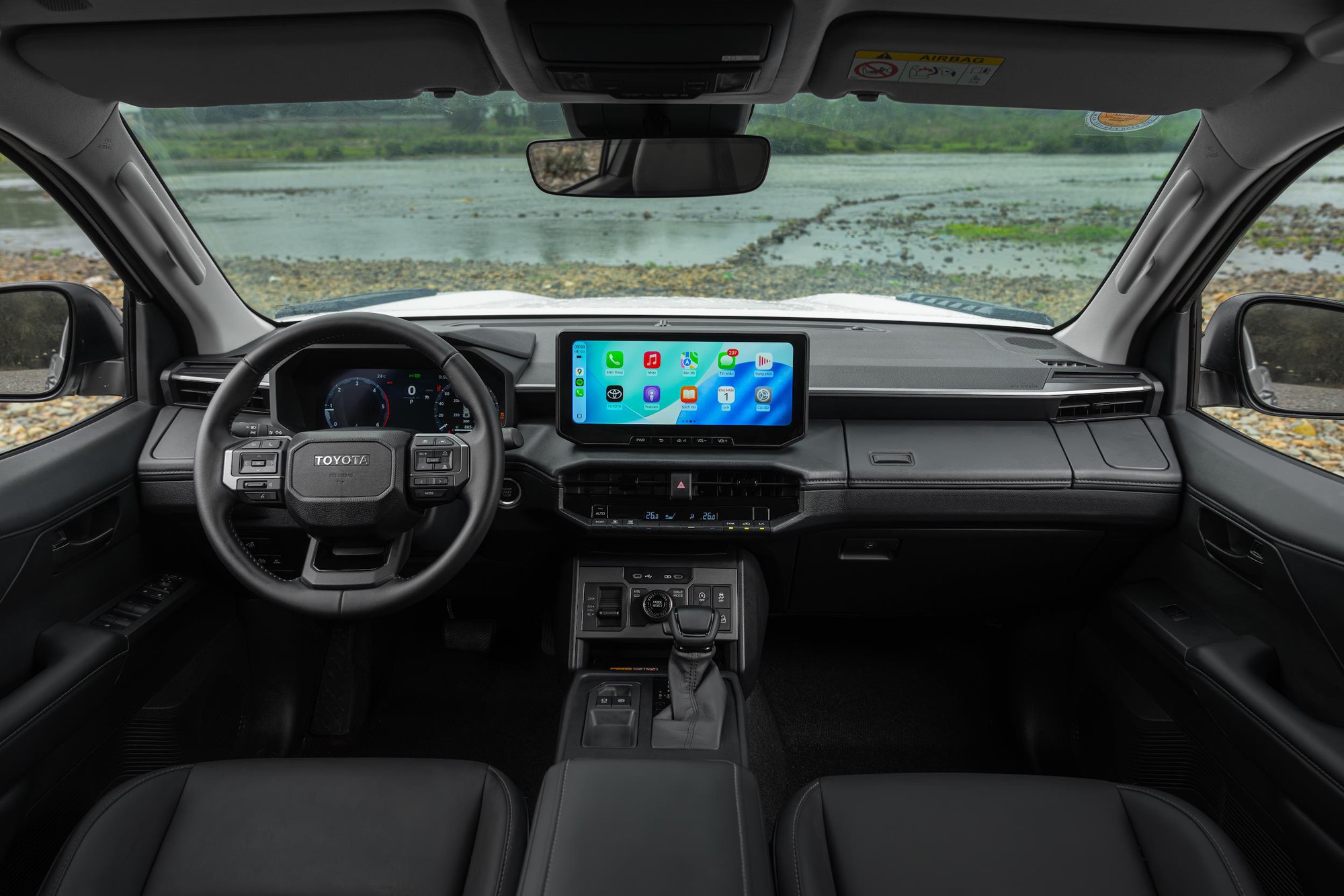 Bền bỉ cho c&ocirc;ng việc, tinh tế cho gia đ&igrave;nh: Toyota Hilux mới l&agrave; lời giải cho người đ&agrave;n &ocirc;ng đa nhiệm- Ảnh 2.