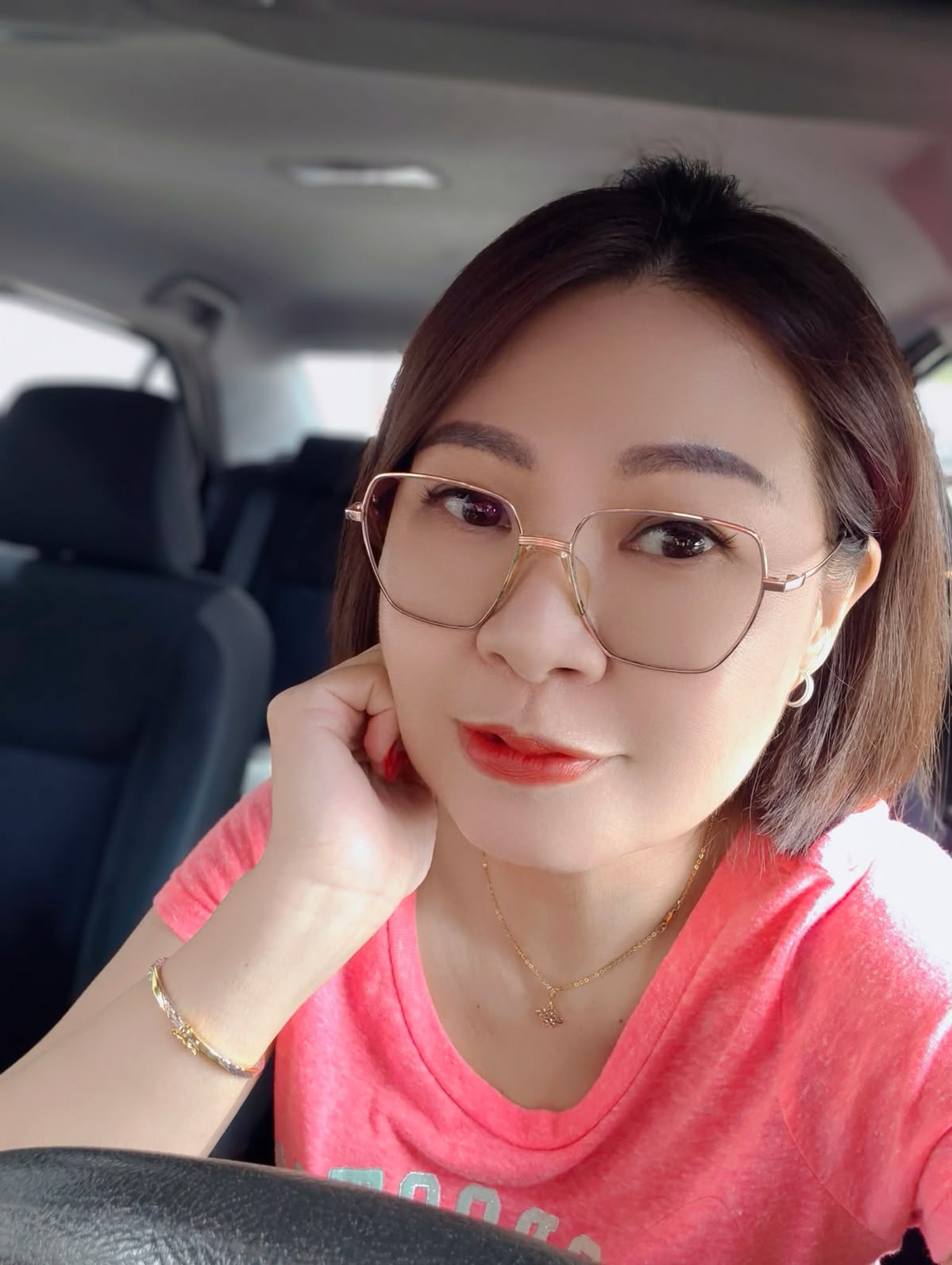 6 c&aacute;ch kiếm tiền tại nh&agrave; để trang trải chi ph&iacute; sinh hoạt: Người phụ nữ n&agrave;y kiếm hơn 1,8 tỷ đồng/năm v&agrave; b&agrave;i học thực tế ph&iacute;a sau - Ảnh 1.