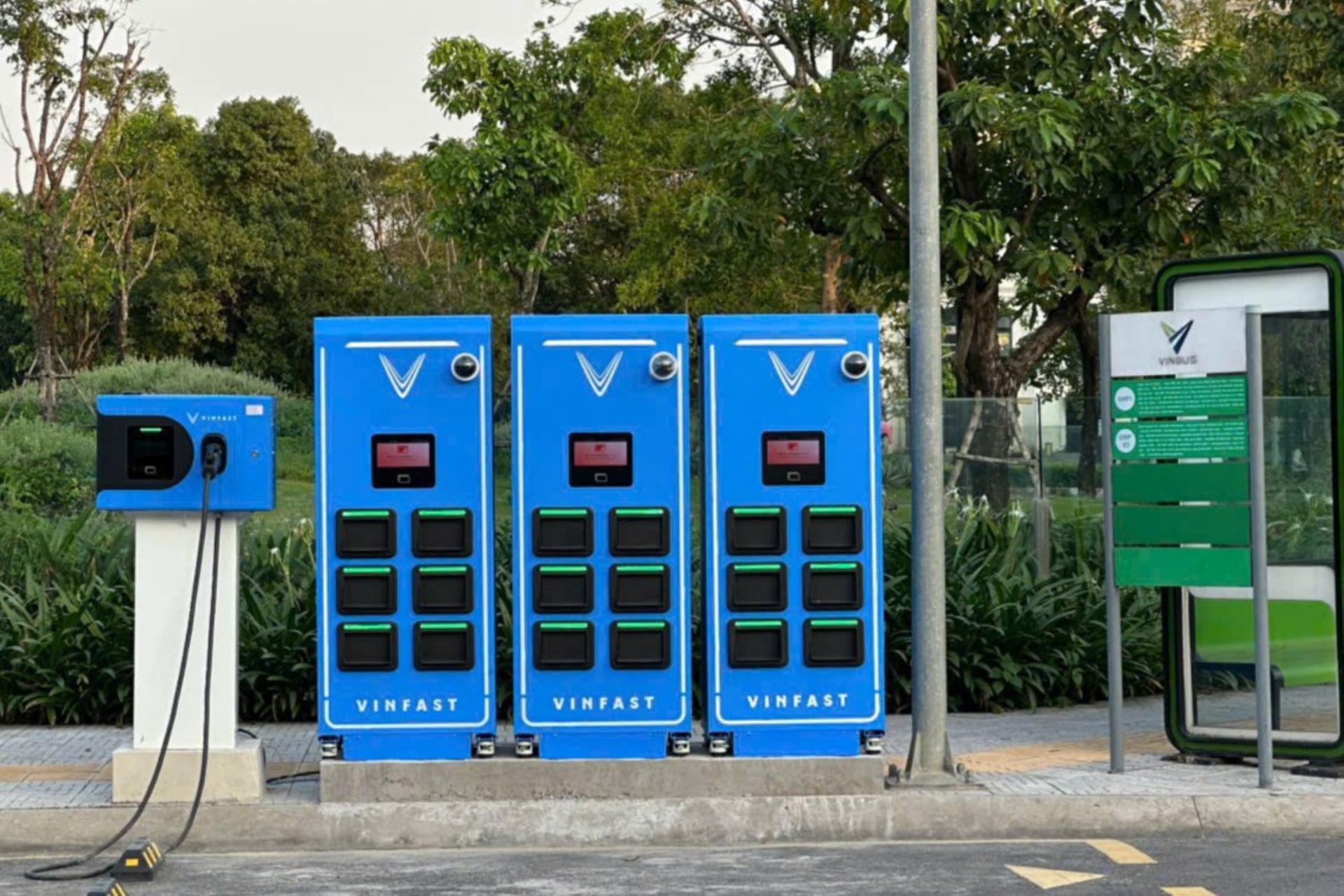 Đi xa thoải m&aacute;i, trang bị ngon, chi ph&iacute; dễ thở: Xe m&aacute;y điện VinFast Viper h&uacute;t kh&aacute;ch h&agrave;ng trẻ- Ảnh 2.