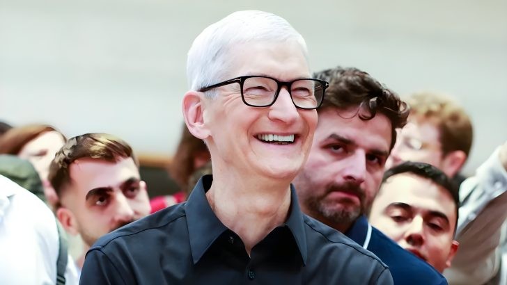 Tim Cook phủ nhận tin đồn rời ghế CEO Apple, khẳng định tiếp tục gắn b&oacute; trong nhiều năm tới - Ảnh 1.