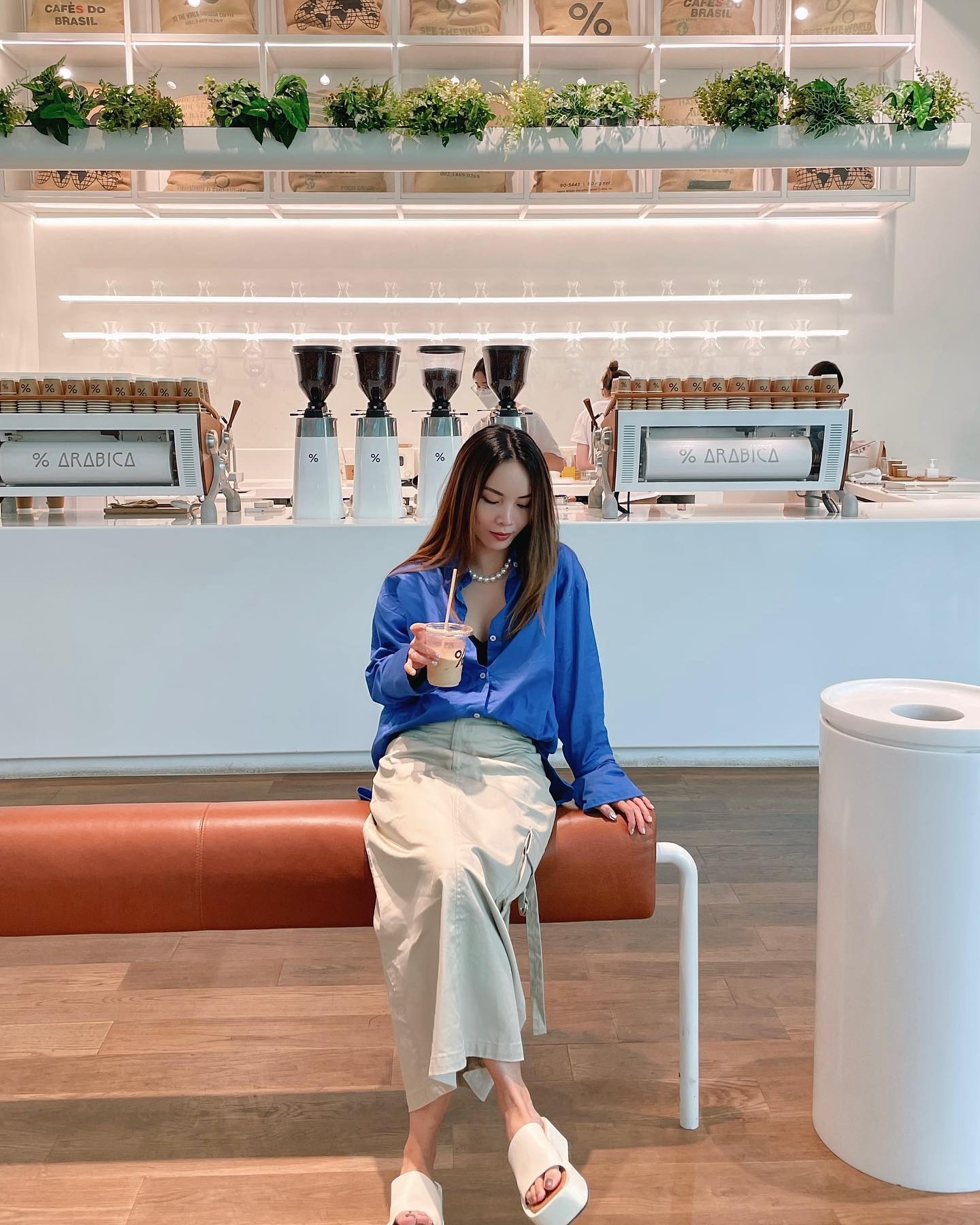 Kh&ocirc;ng cần mua sắm nhiều, phụ nữ tr&ecirc;n 40 tuổi chỉ cần c&oacute; đ&uacute;ng 4 kiểu ch&acirc;n v&aacute;y l&agrave; mặc đẹp cả năm- Ảnh 7.