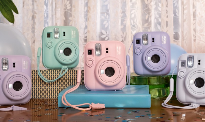 Fujifilm instax mini 13 lộ diện với thiết kế mới, bổ sung hẹn giờ chụp v&agrave; nhiều m&agrave;u sắc pastel - Ảnh 1.