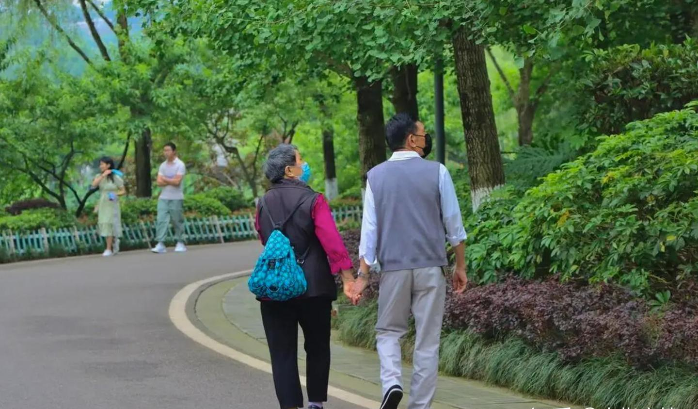 Lương hưu hơn 6 triệu/th&aacute;ng: Sau một trận ốm, t&ocirc;i mới hiểu gi&aacute; trị t&agrave;i ch&iacute;nh thật sự của khoản tiền tưởng nhỏ - Ảnh 4.