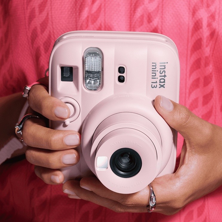 Fujifilm instax mini 13 lộ diện với thiết kế mới, bổ sung hẹn giờ chụp v&agrave; nhiều m&agrave;u sắc pastel - Ảnh 2.