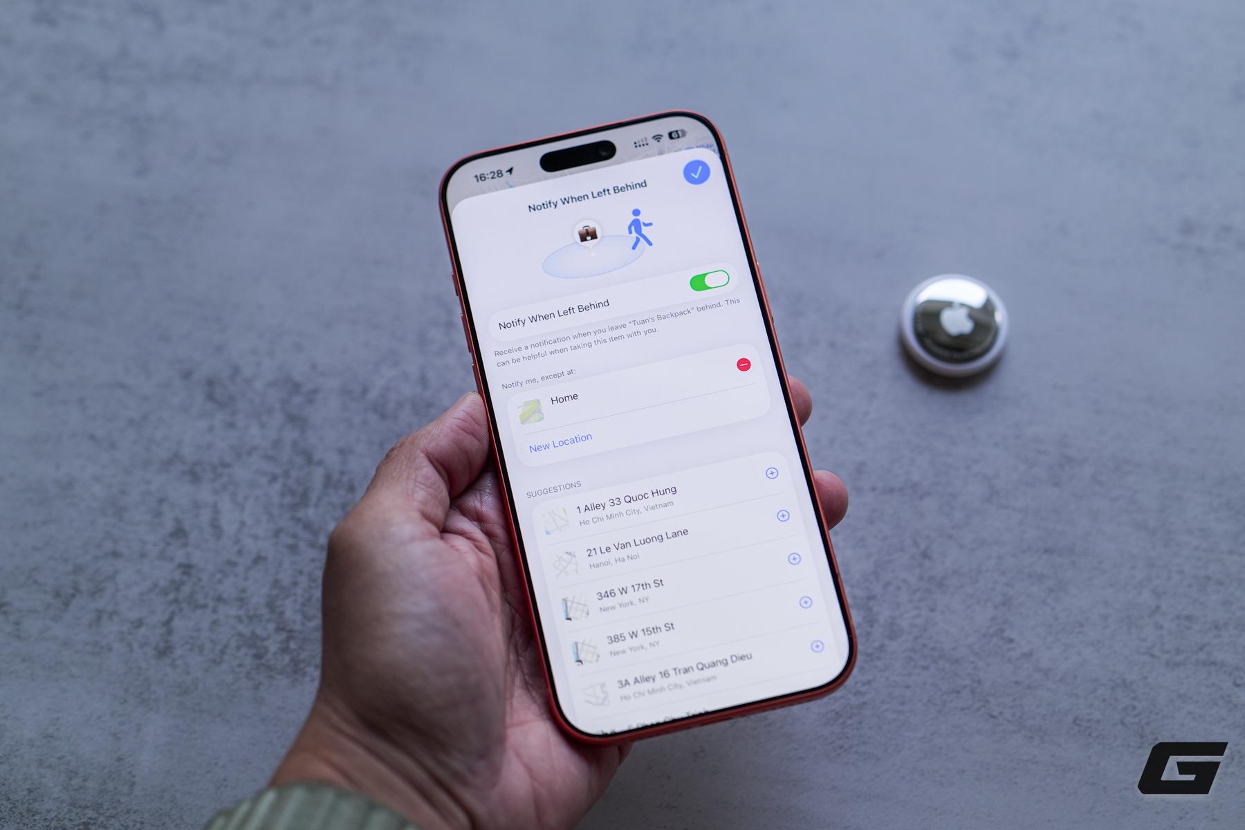 Tr&ecirc;n tay AirTag mới: Vẫn l&agrave; ngoại h&igrave;nh tiện dụng quen thuộc, nhưng "nội c&ocirc;ng" d&ograve; t&igrave;m đ&atilde; đạt đến đẳng cấp mới- Ảnh 10.
