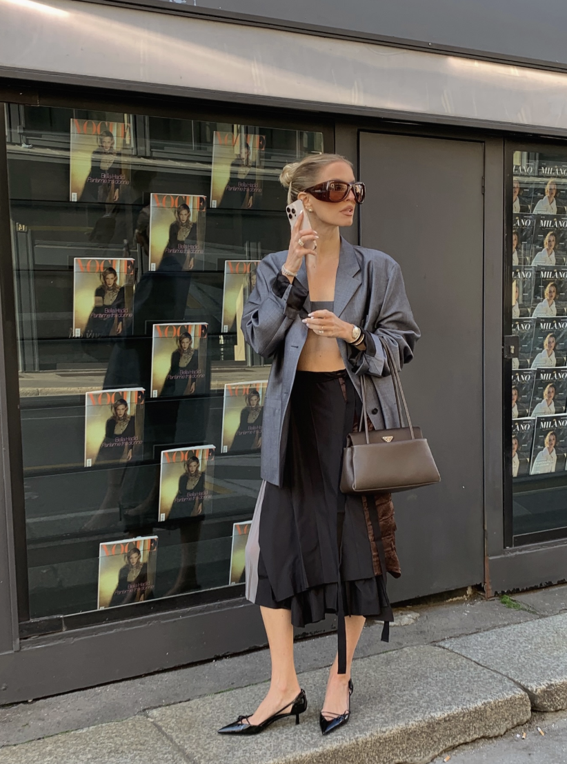 B&oacute;c gi&aacute; chiếc t&uacute;i Chanel 2026 khiến Go Youn Jung m&ecirc; mẩn: H&oacute;a ra đ&acirc;y l&agrave; xu hướng 'sang chảnh h&oacute;a' mọi set đồ c&ocirc;ng sở - Ảnh 3.