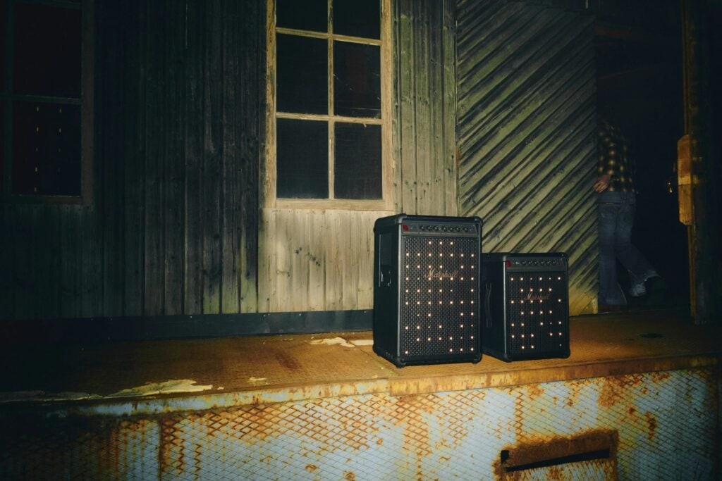 Marshall Bromley 450 tr&igrave;nh l&agrave;ng: loa tiệc nhỏ gọn, pin hơn 40 giờ, gi&aacute; gần 20 triệu đồng - Ảnh 2.