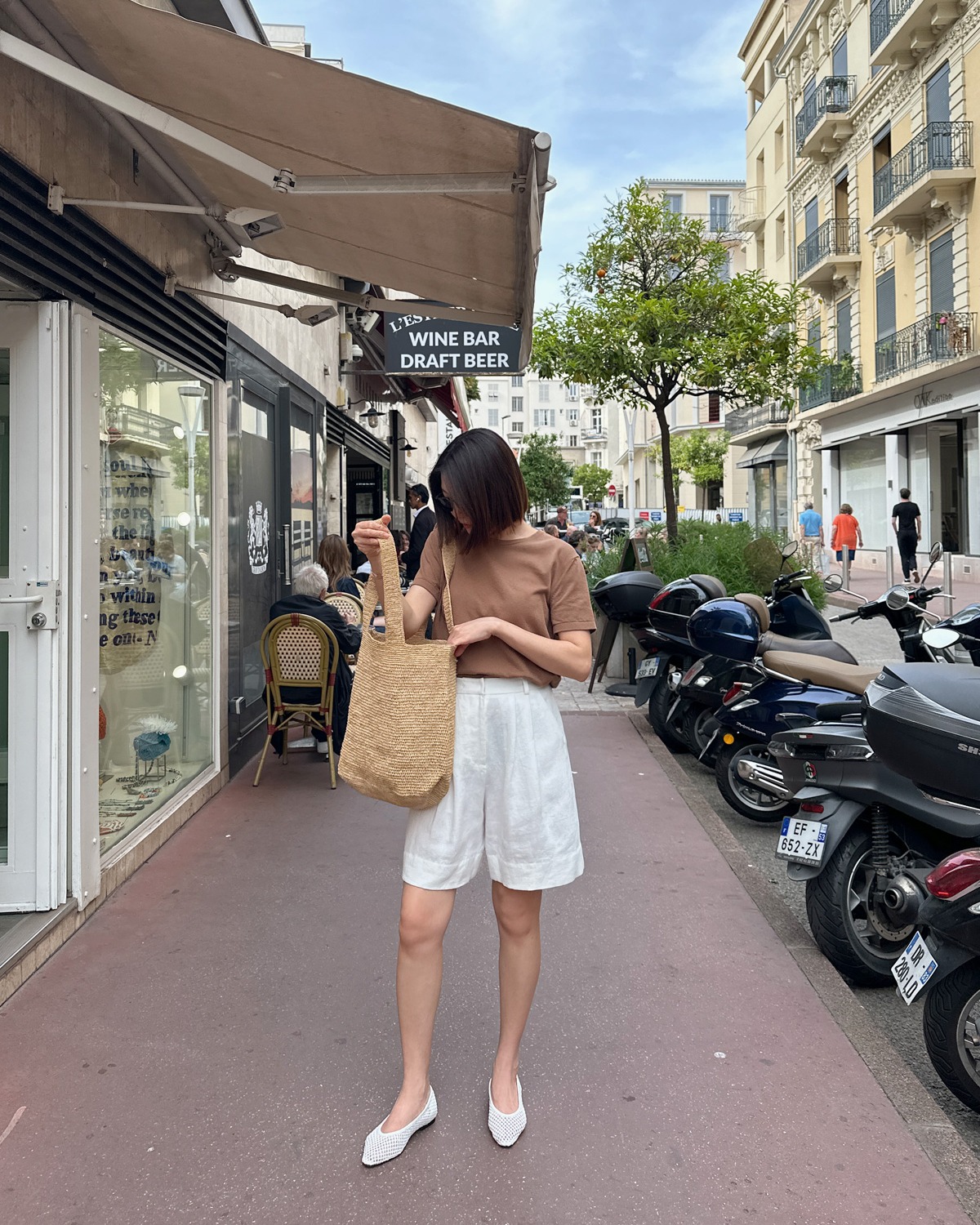 5 c&aacute;ch mặc &aacute;o thun theo style tối giản, &aacute;p dụng ở nơi n&agrave;o cũng s&agrave;nh điệu - Ảnh 1.