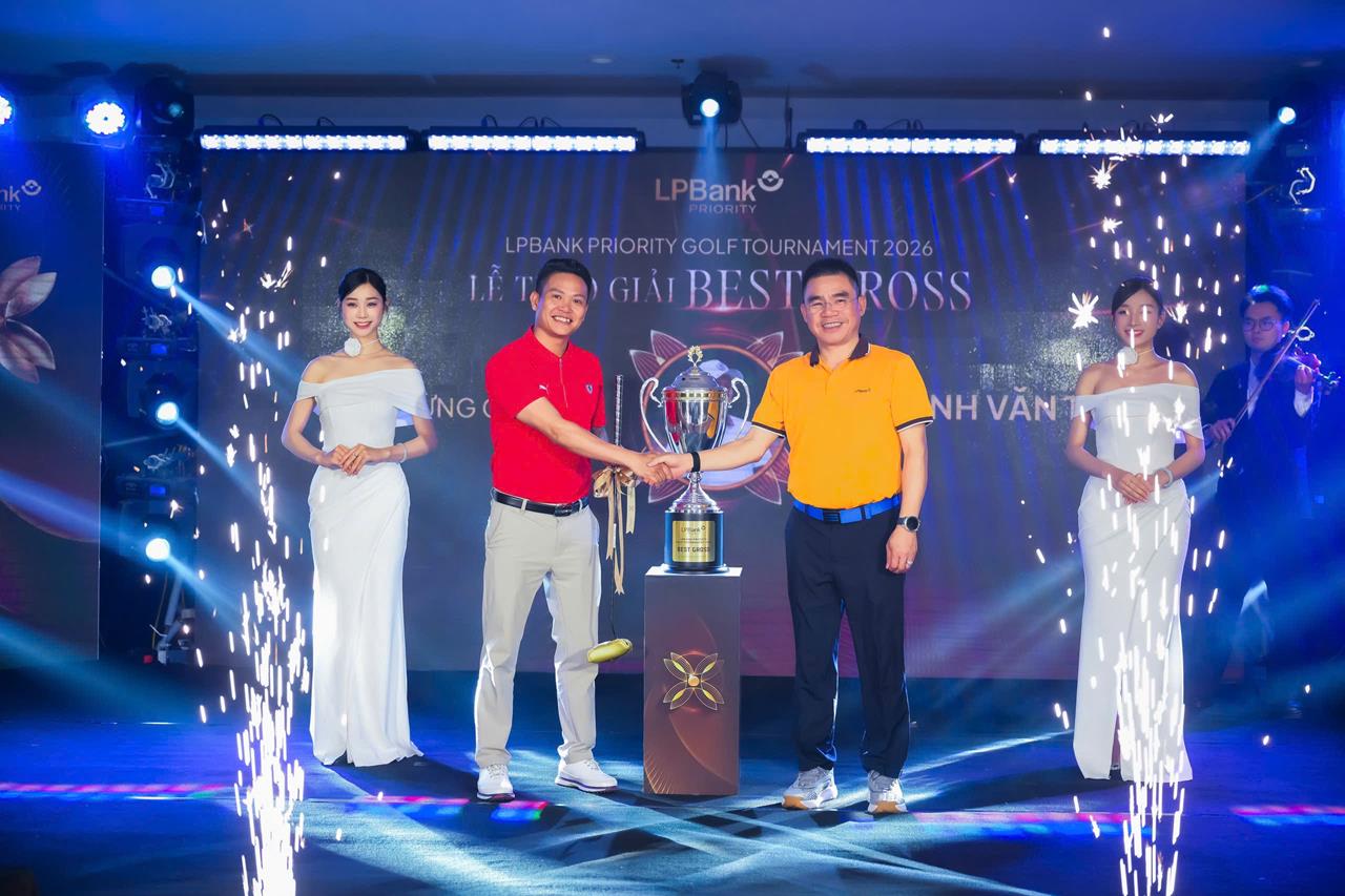 LPBank n&acirc;ng tầm trải nghiệm kh&aacute;ch h&agrave;ng Priority qua chuỗi giải Golf Tournament - Ảnh 1.