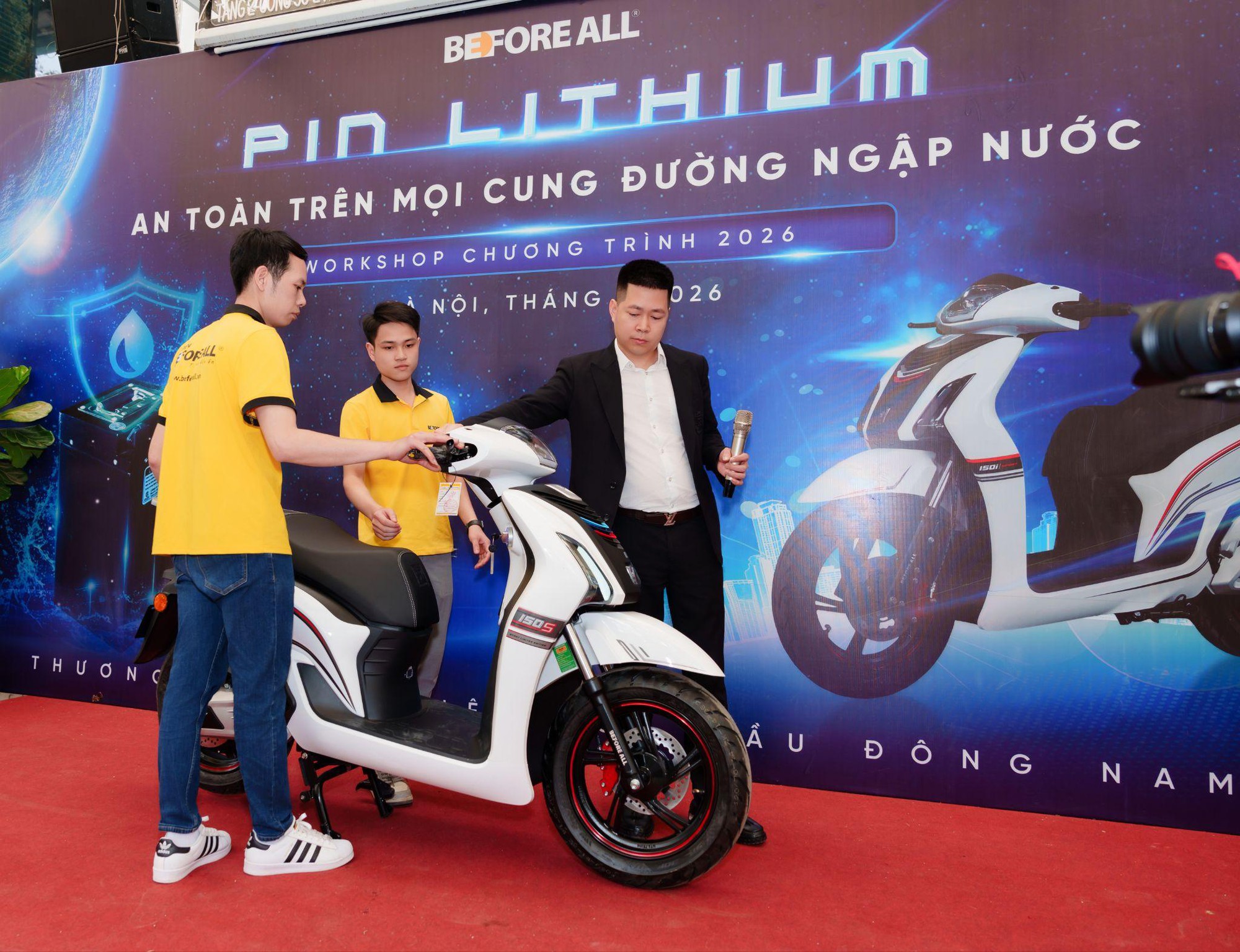 Before All khẳng định vị thế c&ocirc;ng nghệ xe điện Việt, c&ocirc;ng bố chiến dịch "Thu xăng &ndash; Đổi điện"- Ảnh 3.